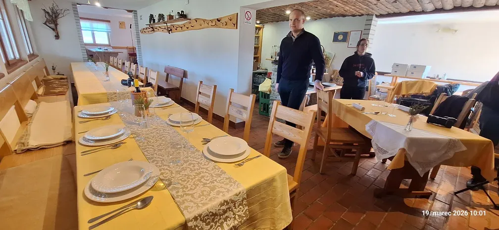 Priprava prostora in usklajevanje z mentorjem Maticem Kriterjem med individualnim mentorstvom v okviru projekta LAS Notranjska – NP Akademija.